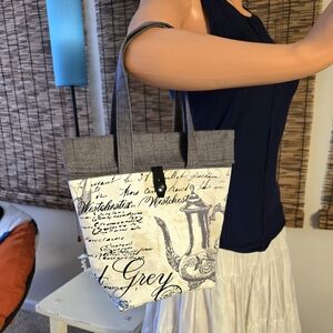 NWOT England Themed Button Closed Tote Bag